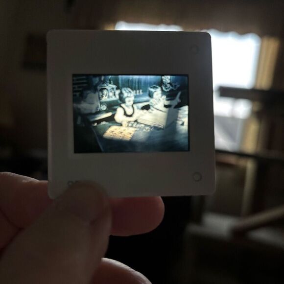 Bi-Folkal Productions Open For Christmas Slide Show - Picture 5 of 6